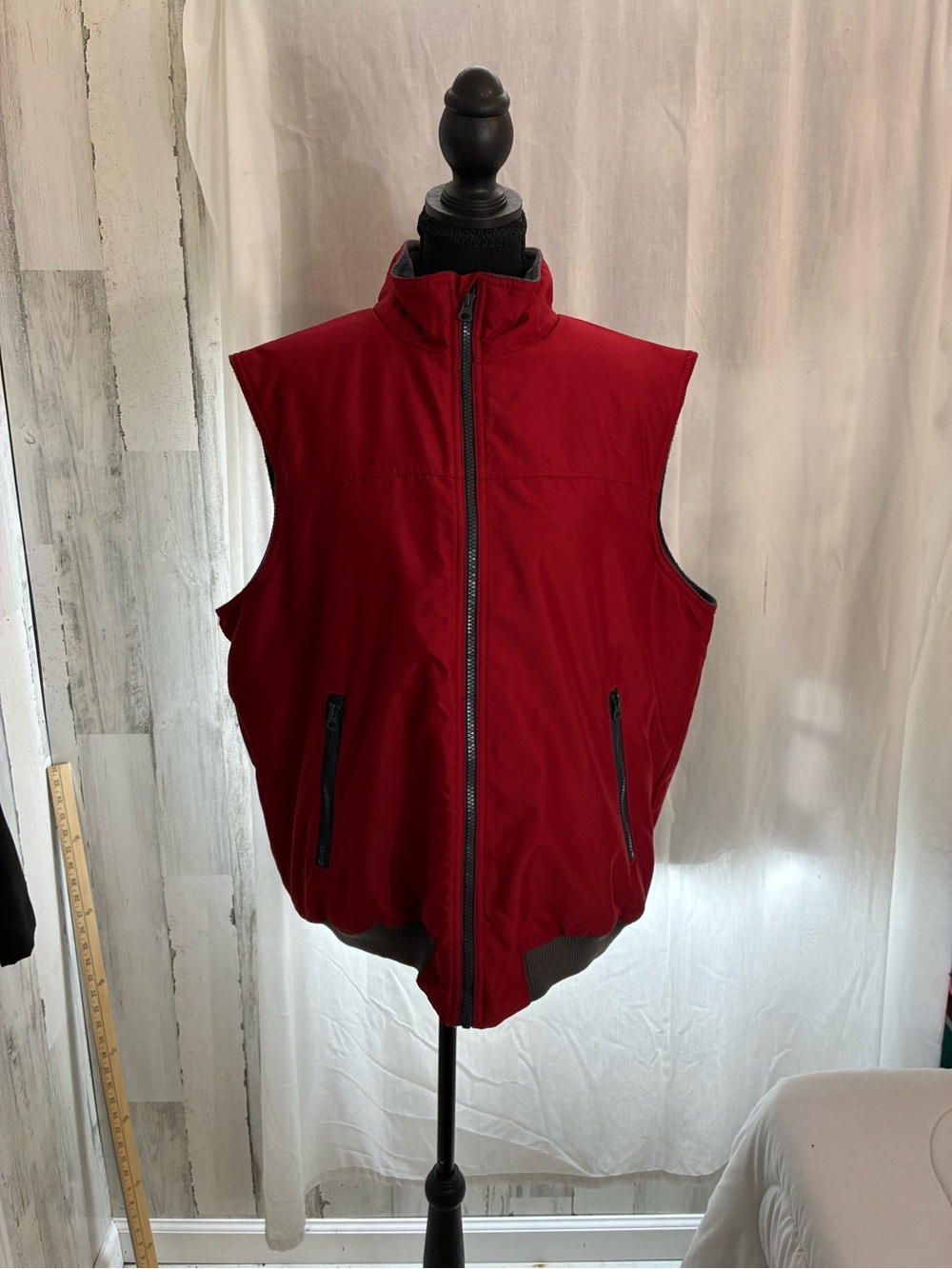 Chaps Men's Red Zip-Up Sleeveless Vest fleece lined very warm Sz L